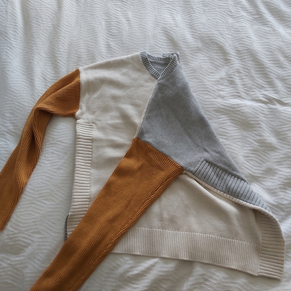 Sweater - Picture 2 of 3